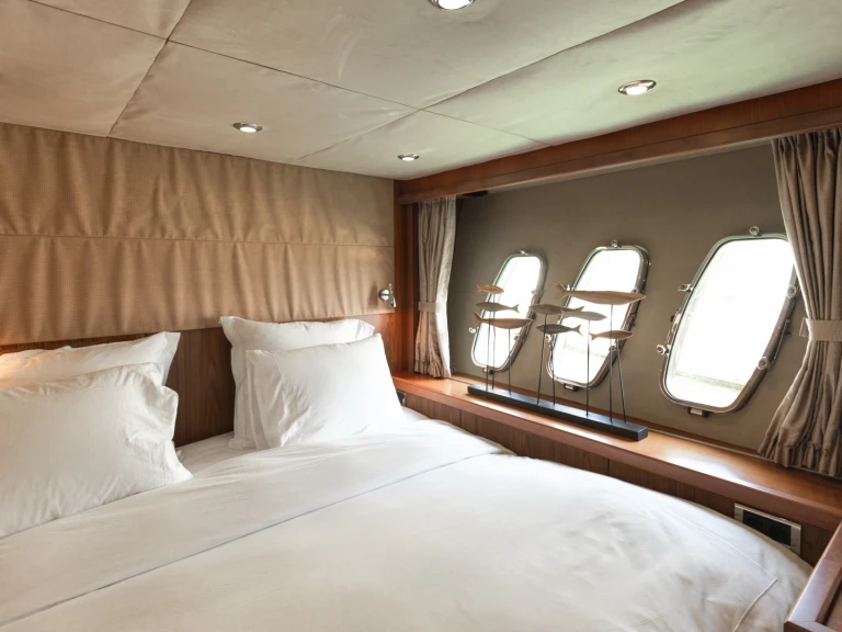 Louer Yacht avec ou sans skipper Sunseeker à Ao Po