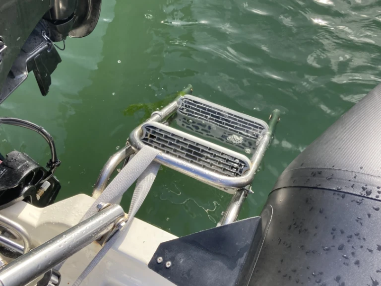 Semi-rigide à louer à Larmor-Plage au meilleur prix