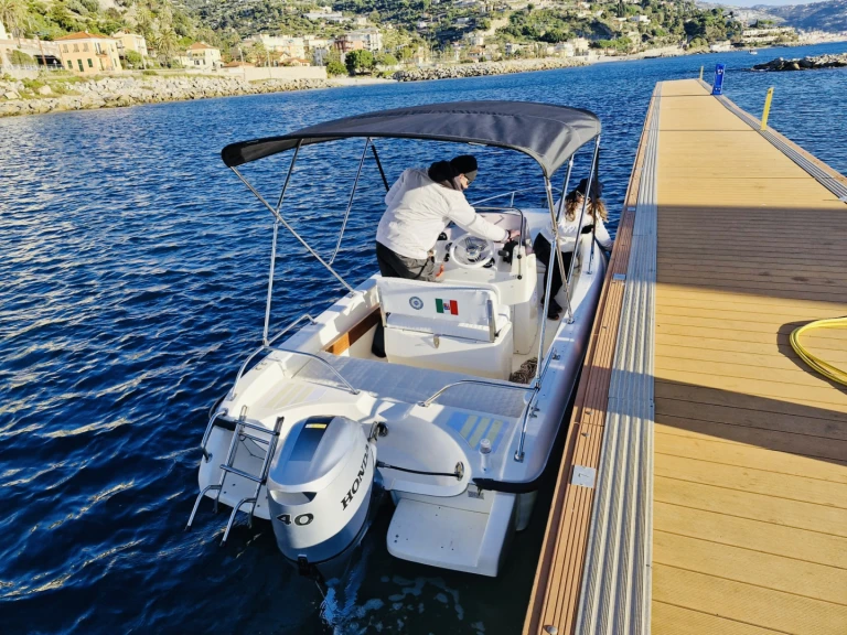 Molinari Molinari ontario a louer à Sanremo