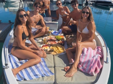 Alquiler Lancha Nuva con o sin  título de navegación