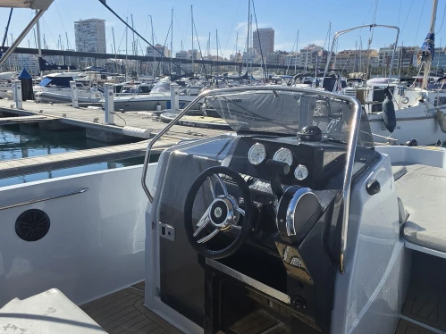 Louez un Nuva Nuva M6 Open à Alicante