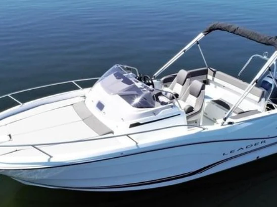 Bateau à moteur à louer à Porto di Amalfi Marina Coppola au meilleur prix