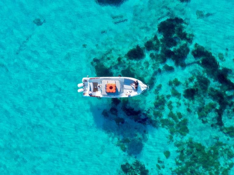 Location Bateau à moteur Costa Viola avec permis