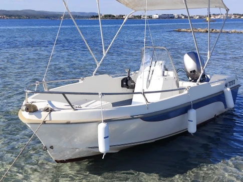 Louer Bateau à moteur avec ou sans skipper Ultramar à Port de Sète