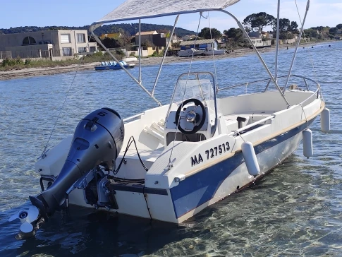 Location Bateau à moteur Ultramar avec permis