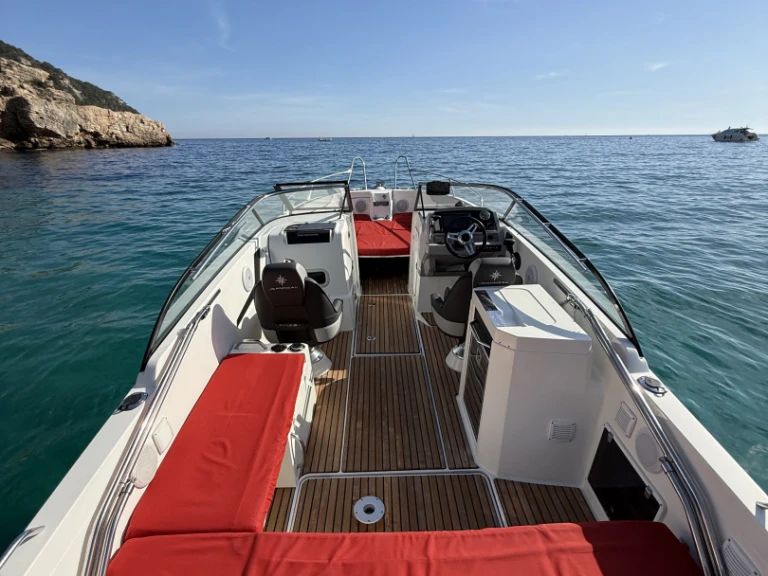 Louez un Jeanneau Cap Camarat 7.5 BR à Saint-Cyr-sur-Mer