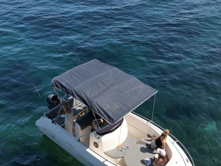 Location Bateau à moteur Pacific Craft avec permis