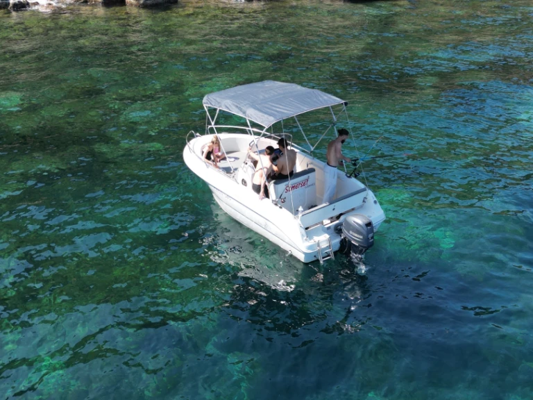 Bateau à moteur à louer à Mandelieu-la-Napoule au meilleur prix