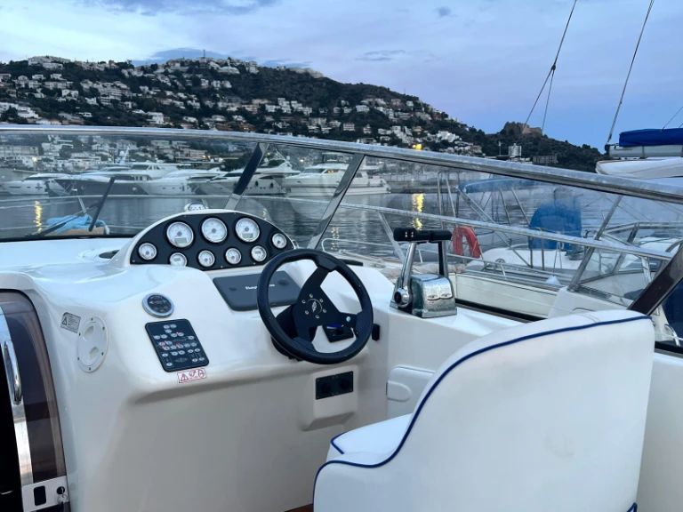 Location à Roses - Bavaria Bavaria 37 Sport sur SamBoat