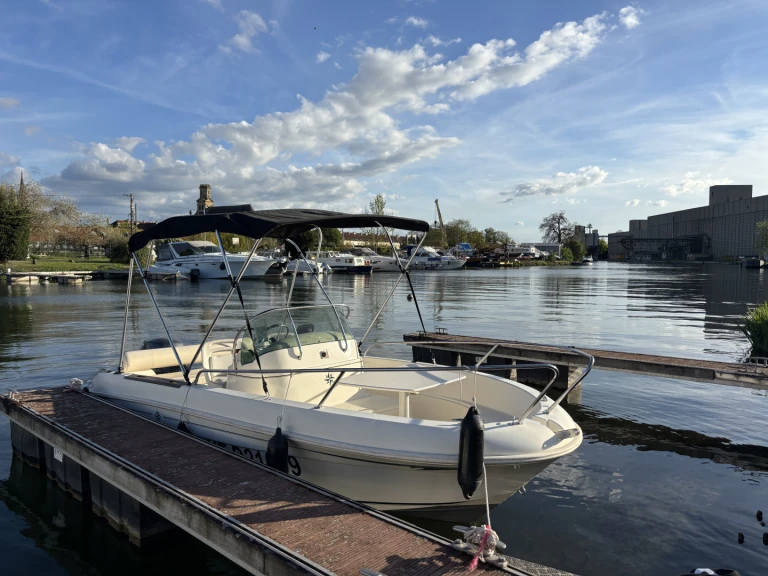 Bateau à moteur à louer à Metz au meilleur prix