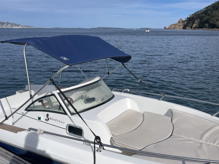 Location bateau Mandelieu-la-Napoule pas cher Ombrine 630