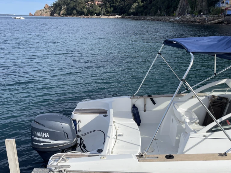 Location Bateau à moteur à Mandelieu-la-Napoule - Bénéteau Ombrine 630