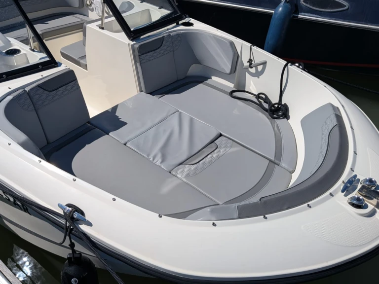 Location Bateau à moteur Bayliner avec permis