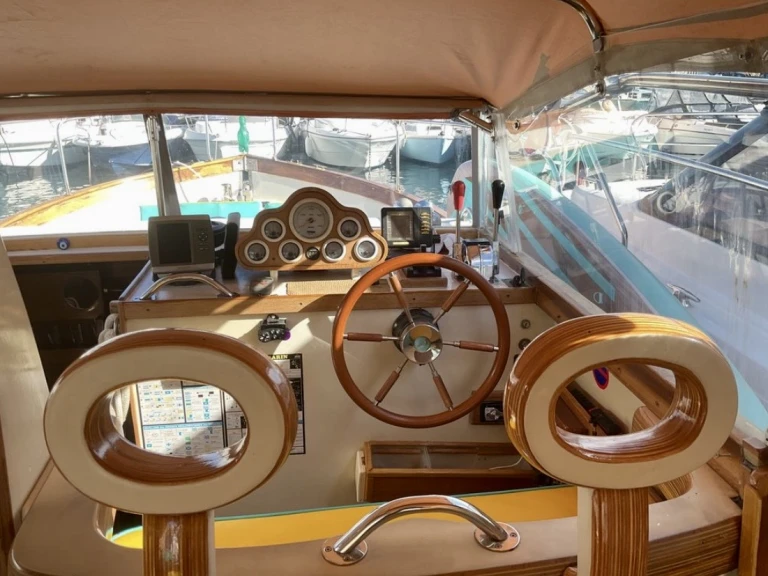 Louez un Harding Life boat  à Golfe-Juan