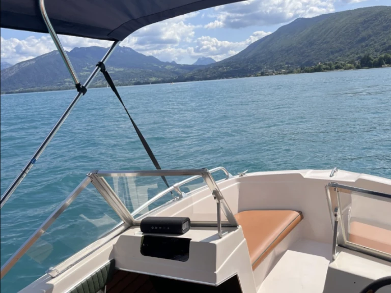 Location Bateau à moteur à Annecy - Glastron GT 185