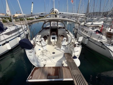 Sailboat to hire Sukošan at the best price