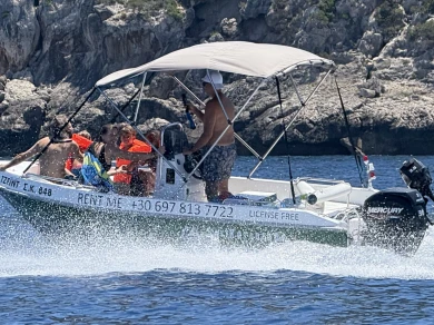 Boat rental Assos Marine T-assos 480 in Kórinthos on Samboat