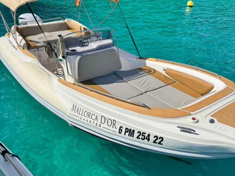 Louez un Zar Zar 75 à Cala d'Or