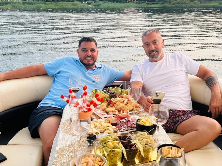 Location Bateau à moteur Pontoon avec permis