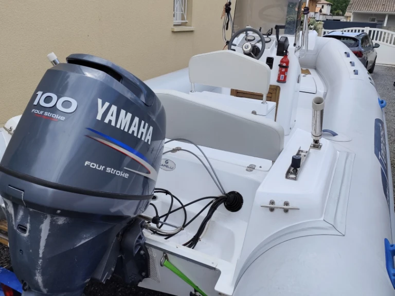 Louer Semi-rigide avec ou sans skipper Capelli à Arcachon