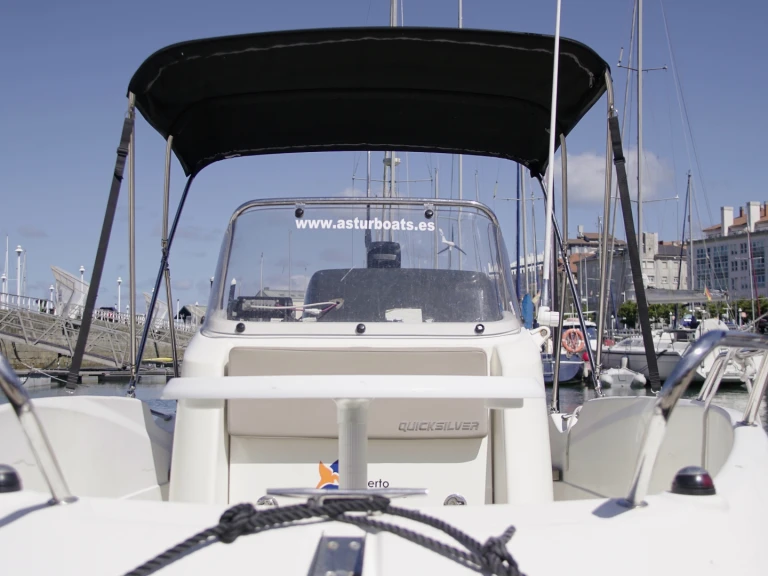 Bateau à moteur à louer à Gijón au meilleur prix