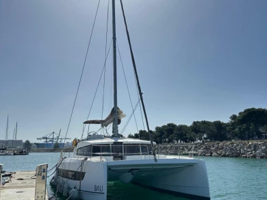 Bareboat Rental Catamaran Bali with a boat licence