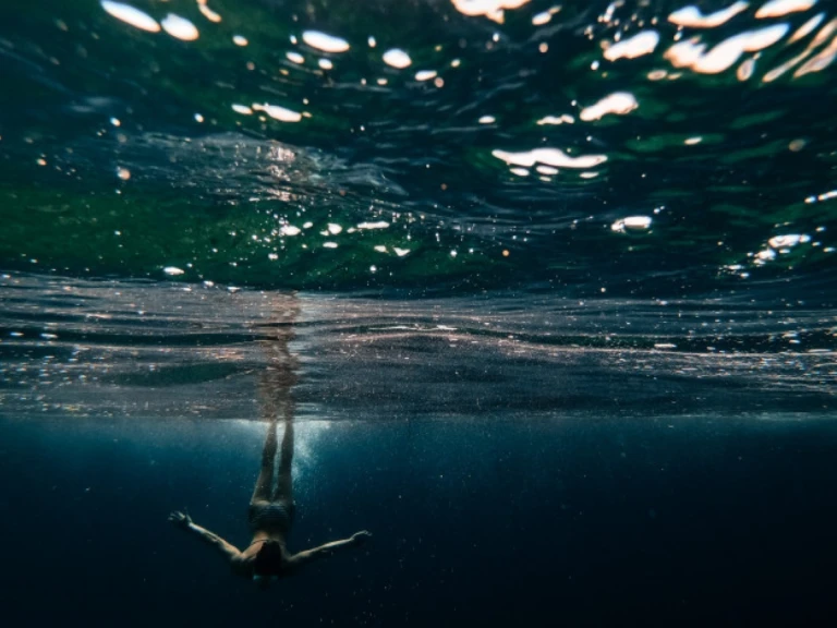 Poseidon Black Edition a louer à Agía Kiriakí