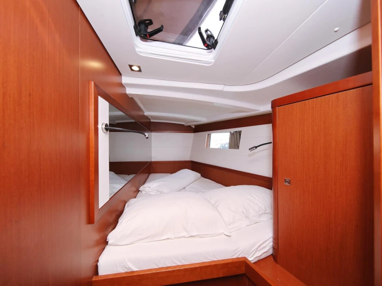 Location à Port de Barcelona - Bénéteau Oceanis 48 sur SamBoat