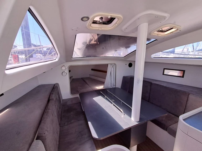 RM RM 1060 a louer à La Trinité-sur-Mer