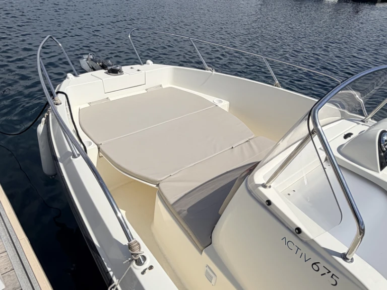 Louer Bateau à moteur avec ou sans skipper Quicksilver à Saint-Raphaël