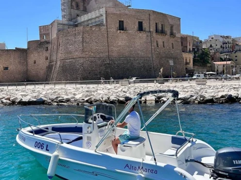 Location Bateau à moteur à Castellammare del Golfo - tancredi blumax 19 