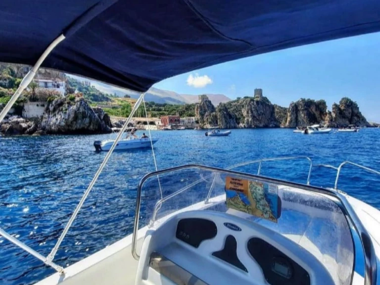 Louer Bateau à moteur avec ou sans skipper tancredi à Castellammare del Golfo