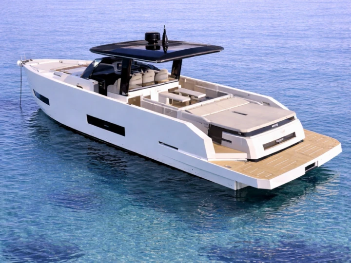 Location à Antibes - De Antonio D42 sur SamBoat