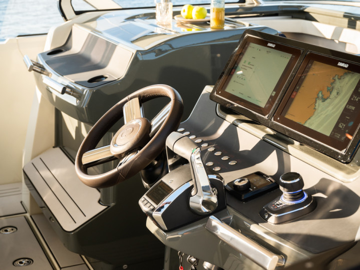 Louez un YOT YOT 36 à Saint-Raphaël