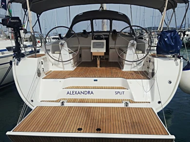 Hire a Bavaria Cruiser 46 Novi Vinodolski