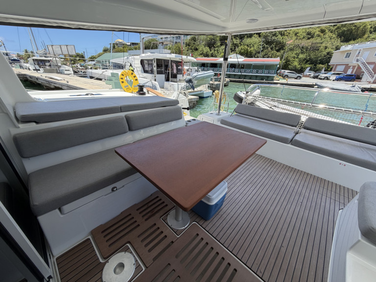 Location Catamaran à Road Town - Lagoon Lagoon 43 (Owners Version)