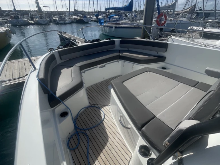 Louer Bateau à moteur avec ou sans skipper Jeanneau à Saint-Quay-Portrieux