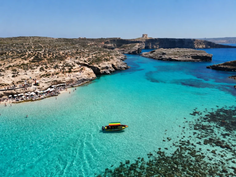 Location bateau Ċirkewwa pas cher motoring