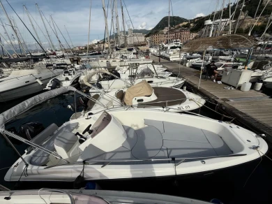 Clear Marine Aries Open de alquiler a Sorrento