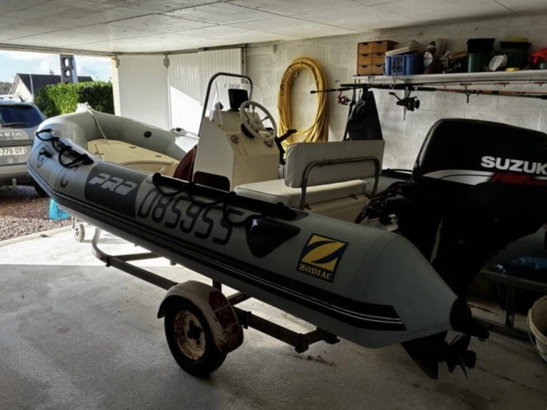 Location bateau Zodiac Pro 7 Man à Cherbourg-en-Cotentin sur Samboat