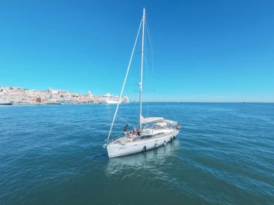 Hire Sailboat Bénéteau with a boat licence