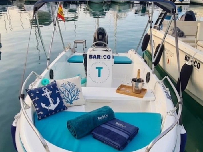Bateau à moteur à louer à Alicante au meilleur prix