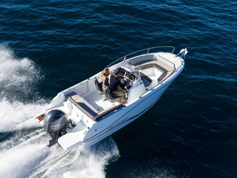 Location bateau Jeanneau Cap Camarat 6.5 CC Serie 3 à Positano sur Samboat