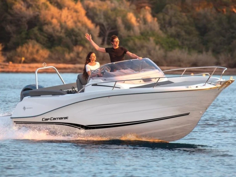 Jeanneau Cap Camarat 6.5 WA Serie 3 a louer à Bormes-les-Mimosas
