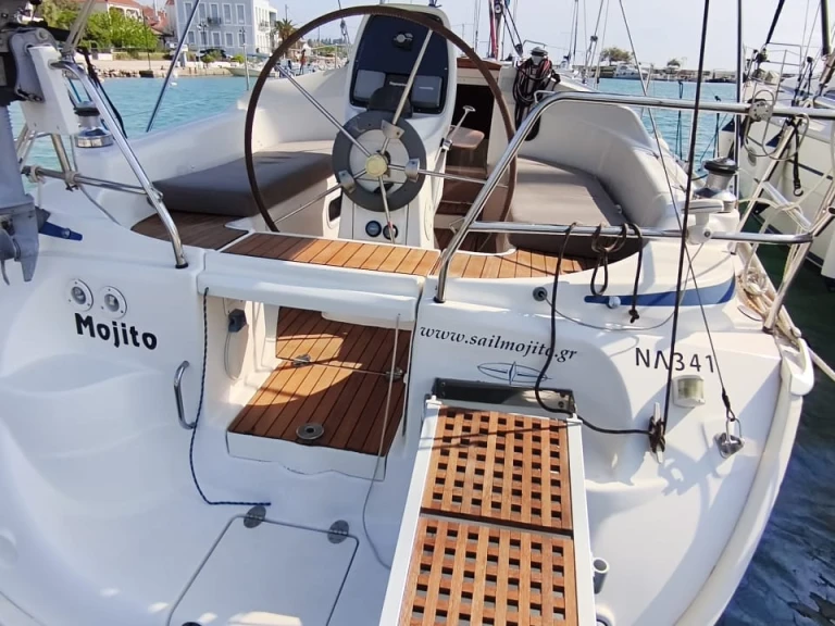 Louez un Bavaria Bavaria 30 Cruiser à Páleros