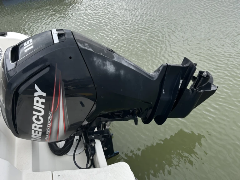 Location bateau Hondarribia pas cher Activ 605 Open