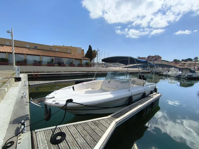 Bateau à moteur à louer à Gruissan au meilleur prix
