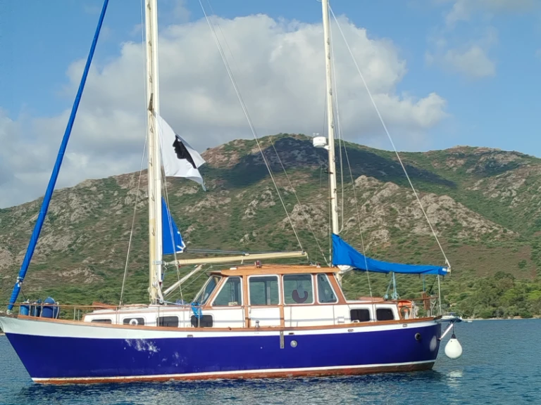 Location bateau Saint-Florent pas cher Nautitech 395