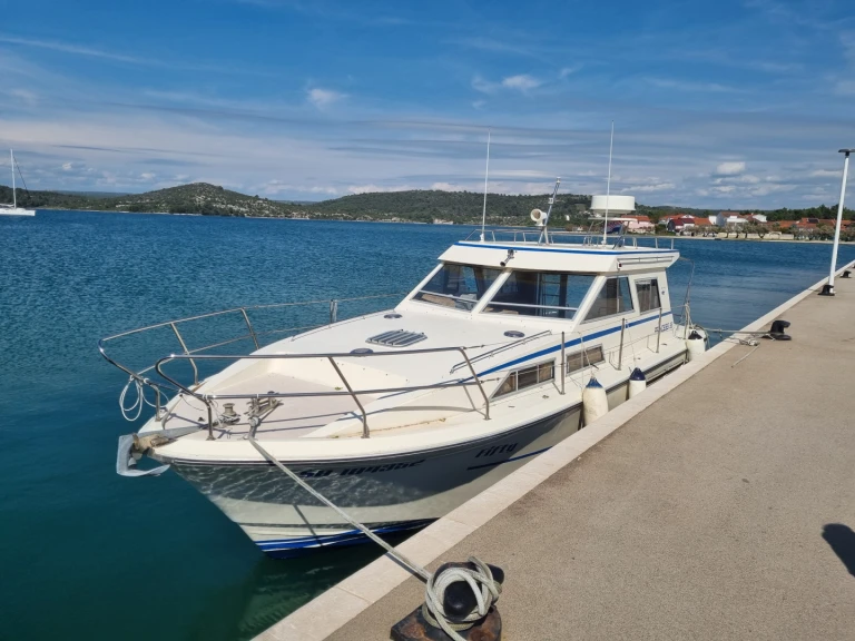 Bateau à moteur à louer à Sibenik au meilleur prix
