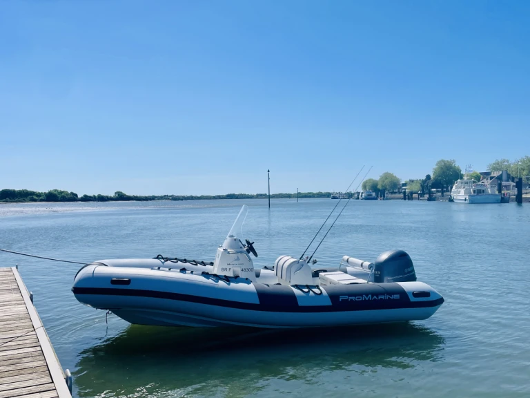 Louer Semi-rigide avec ou sans skipper Zodiac à Vannes